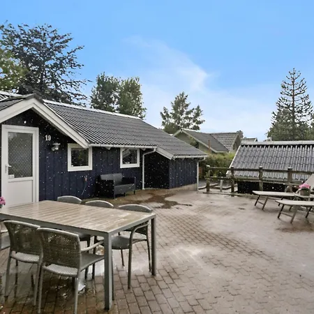 Lovely Well-designed For 6 Feriehus
